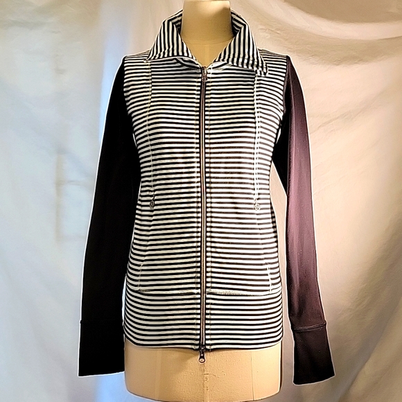 Lululemon Daily Yoga Jacket - Picture 7 of 10